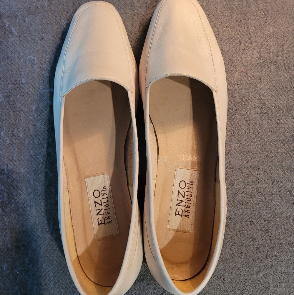 Enzo Angiolini Woman's leather flats, size 10, off-white color.
